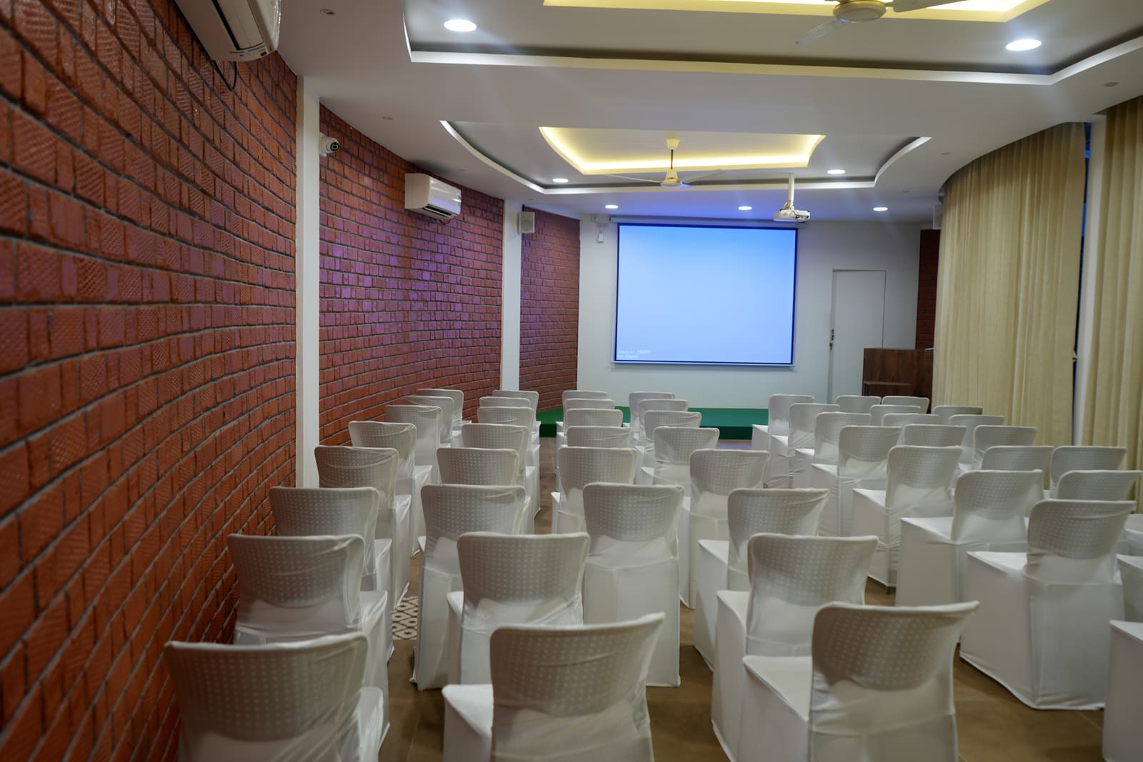 Meeting Hall - photo 4